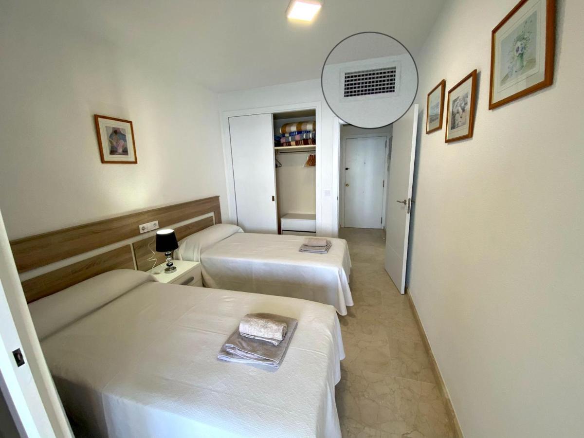 Apartamento Torre Levante, primera línea de playa Benidorm Exterior foto